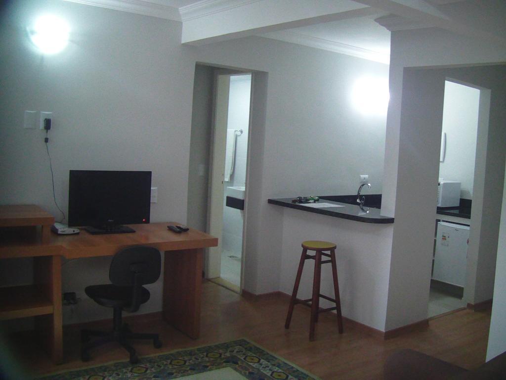 Hotel Ampiezza Куритиба Экстерьер фото